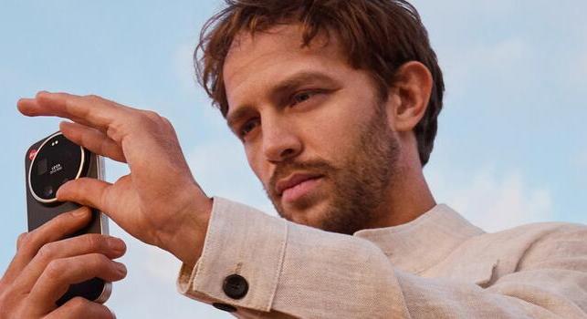 Pörgőrúgni nem, de forgó gyűrűzni tud a Xiaomi és a Leica közös telefonja