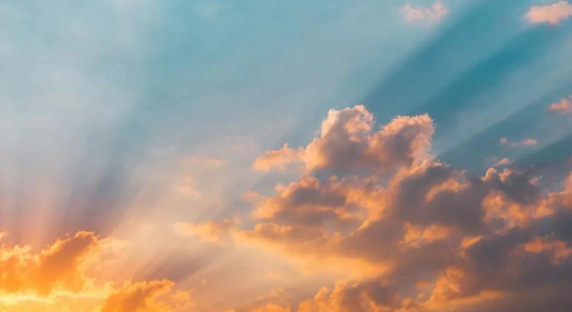 Szokatlan égi jelenség zavarja meg a napos időt – ne mosson autót!