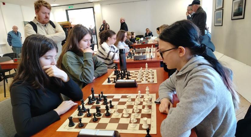 Népes mezőny a sakk-diákolimpián