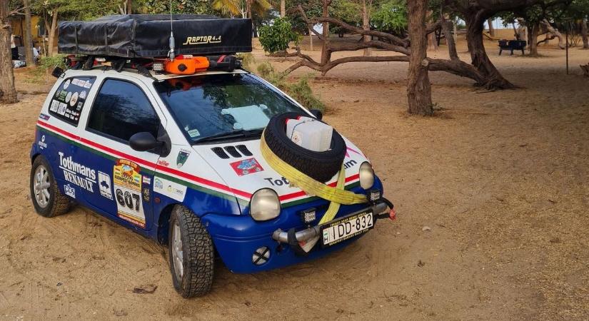 Dromedárok lassították a tatabányaiakat Afrikában videó