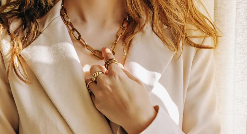 Letisztult ragyogás: kapszula ékszerdoboz, amire 40 felett minden nőnek szüksége van
