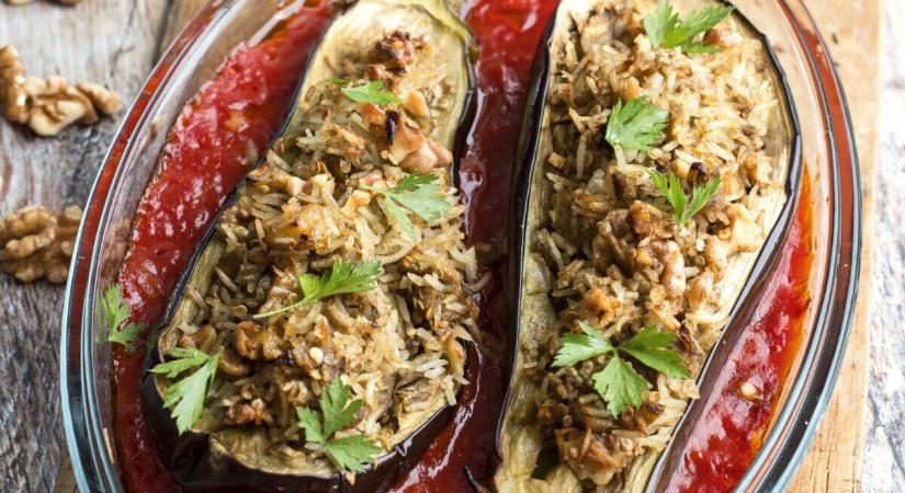 Diós rizzsel töltött padlizsán