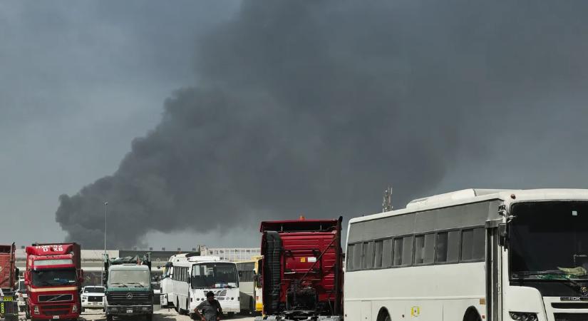 Becsapódó rakéták, dróntámadások, lángoló épületek: megrázó videók a közel-keleti háborúról