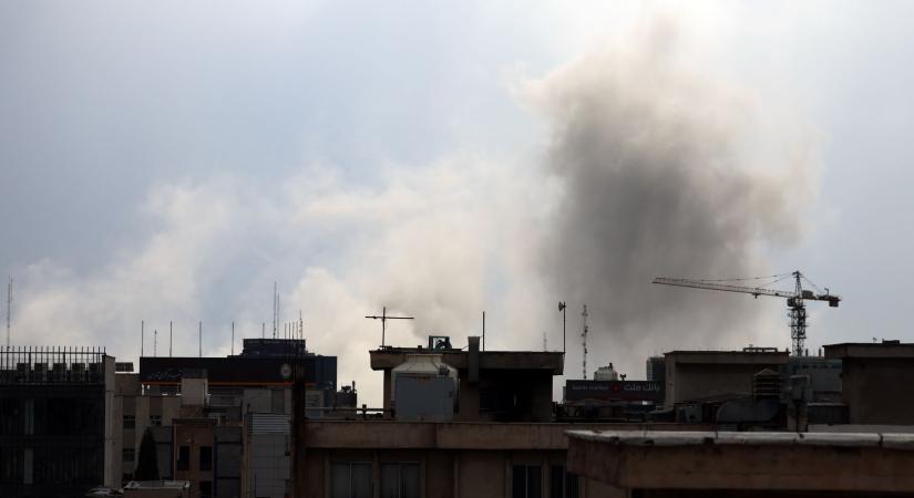 Meggyengült ugyan az iráni rendszer, de azért még stabil lábakon áll