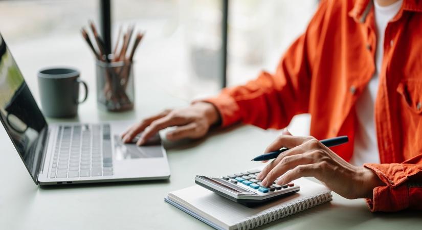 A számla, nyugta kibocsátásának alapvető szabályai – információs füzet a NAV-tól