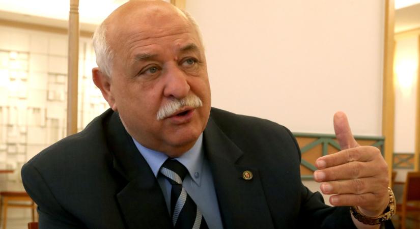 „Kinevettem a jósnőt" - csodás dolgokat jövendöltek a szülinapos magyar sztárnak