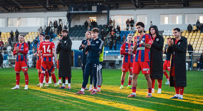 Ollózás zárta a meccset Tiszakécske-Vasason – Pintér higgadt, Erős keserű hangon beszélt