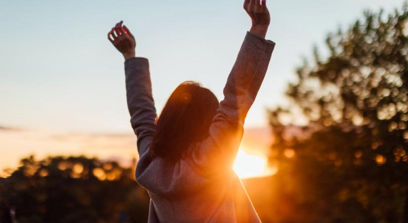 Kedden enyhül a szaharai por, de az ország egy részén ködös idő várható