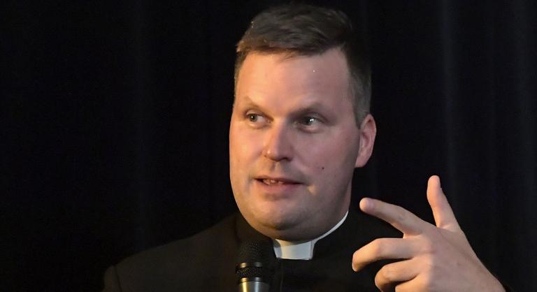 Megszólalt az érsek, súlyos következménye lehet Bese Gergő interjújának