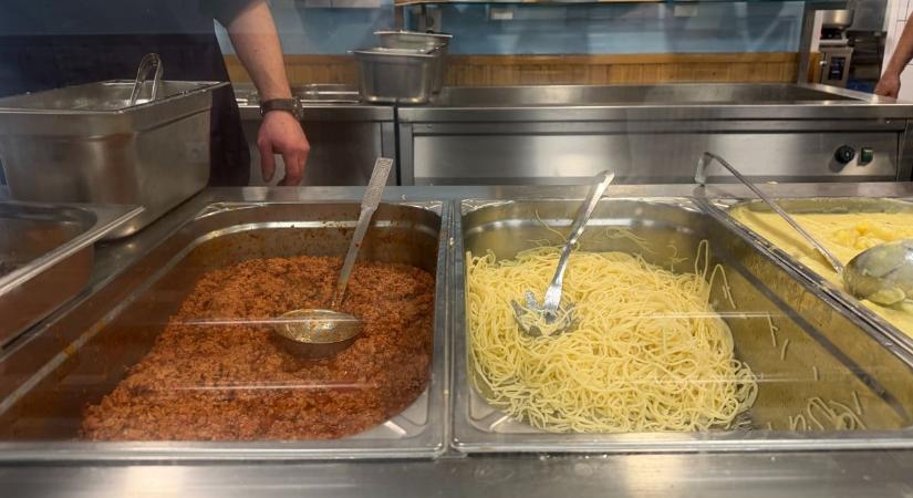 Ezért szeretjük ennyire a bolognai spagettit, egy vendéglátós szerint ez a titok – videóval