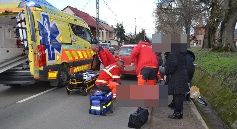 A mobilját nézte, nem az utat – nagy árat fizetett érte a biciklis nő