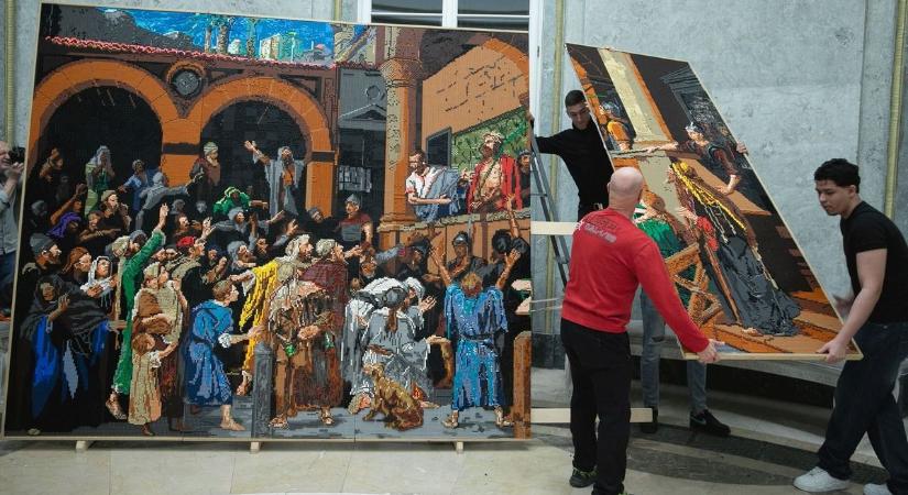 Turnéra indul Debrecenből a Munkácsy-másolat: Nagyváradig viszik a látványos installációt