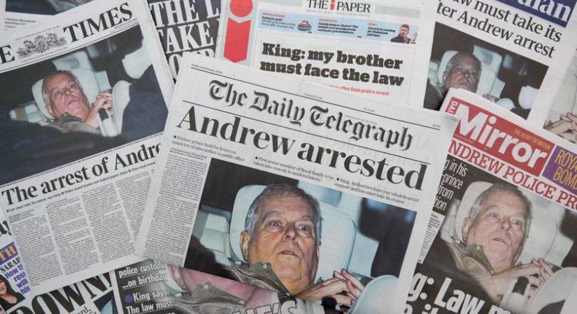 Példátlan lépés a királyi családban: Károly tudta azt, amit Erzsébet királynő sosem vett észre Andrásban