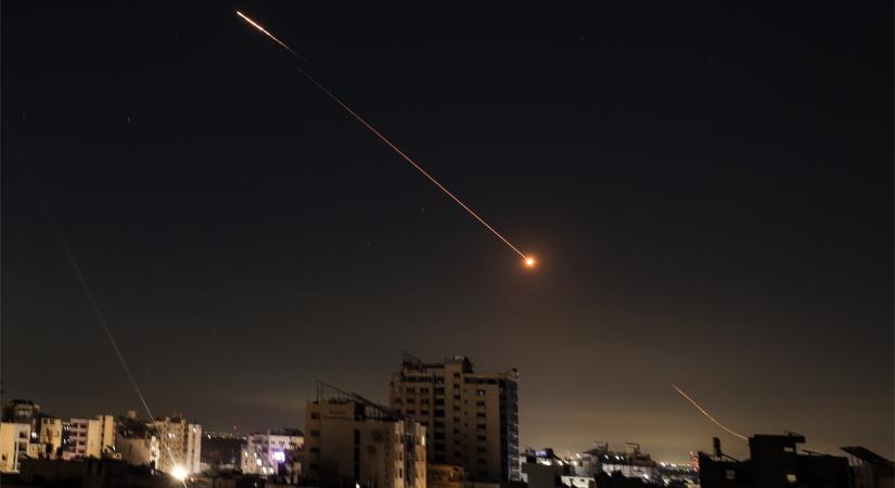 Így látványosan rajzolta át az iráni konfliktus a világ légi térképét