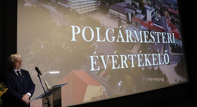 Celldömölk-puzzle: polgármesteri évértékelő - a százéves óvodától a mozdonyparkig