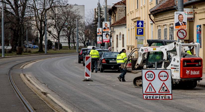 Nagy volumenű kátyúzás kezdődött Miskolcon - fotók, videó!