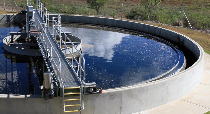 Ez történik egy Velencei-tónyi szennyvízzel Magyarországon: itt az igazság