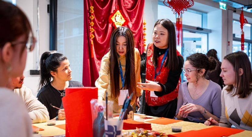 Tradicionális kulturális programokkal köszöntötték a kínai holdújévet a Széchenyi István Egyetemen - fotók