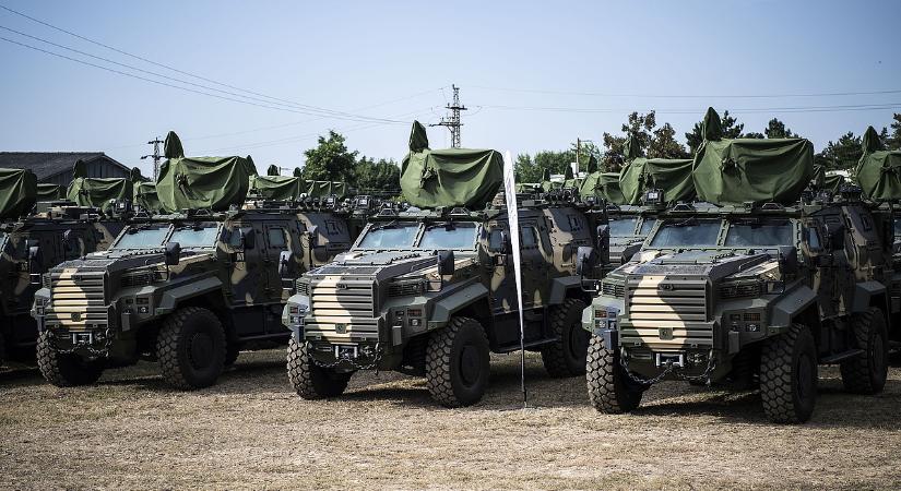 Újabb uniós ezermilliárdokat engedhetett el Orbán Viktor, de lázasan készülődünk a háborúra