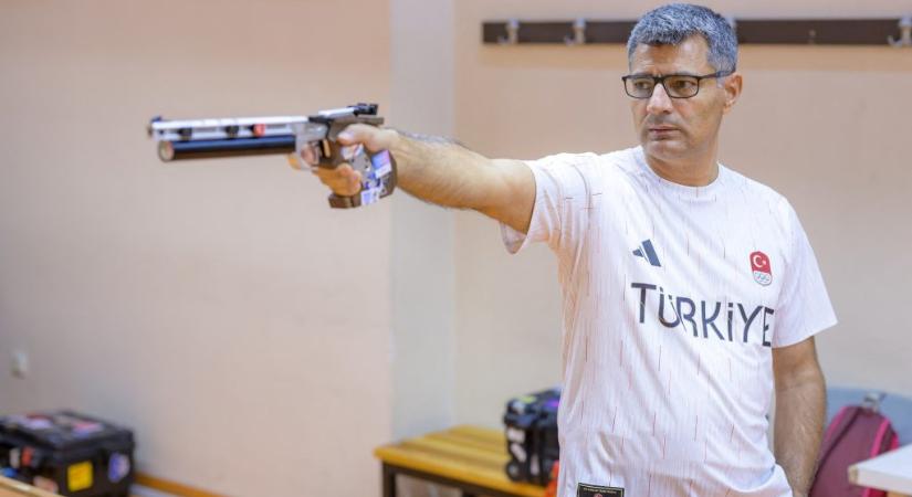 Az olimpián mémmé vált török sportlövőt megelőzve lett Európa-bajnok a magyar vegyes csapat