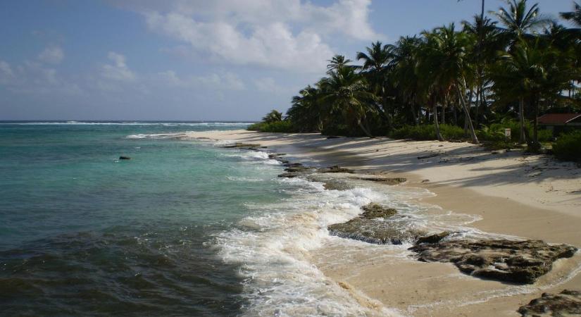 Ez az egyedülálló és lenyűgöző dél-amerikai tengeri strand hétszínű vizével csábít