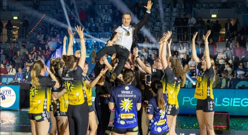 Hollósy László: Mesébe illő a történetünk