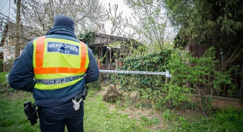 Lecsupaszított, rendellenes testhelyzetű holttestet találtak egy szabolcsi faluban