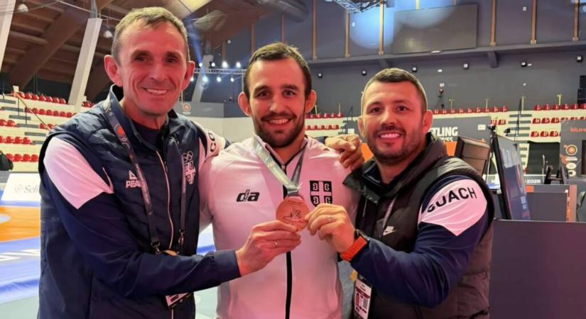 Harmadik lett Tiranában Nemes Viktor