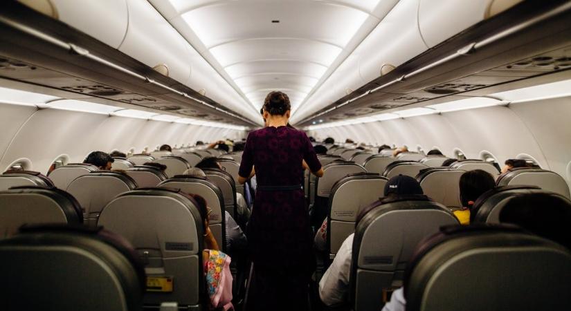 Egy légiutaskísérő számolt be az iráni háború borzalmairól, Moszkvában ragadt