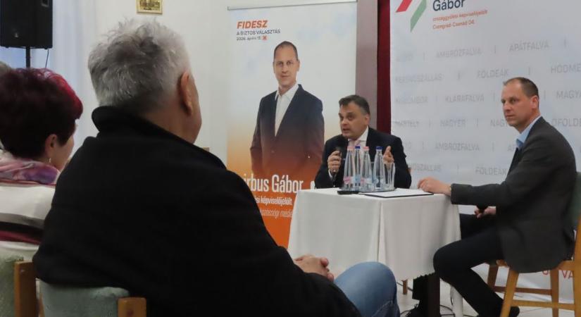 Latorcai Csaba tett egy sétát Vásárhelyen és megdöbbent: a város kopik!