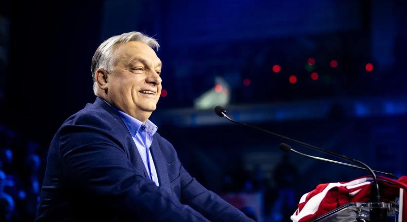 Mosolyról mosolyra, kézfogásról kézfogásra - Sopronban folytatta országjárását Orbán Viktor