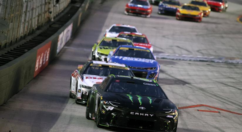 Felemás döntést hozott a bíróság az adatlopással vádolt Gabehart ügyében, a JGR-nek máris 100 ezer dollárt fizetni kell