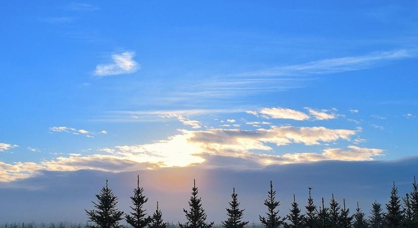 Kellemes meglepetést tartogat a keddi időjárás, de néhol kellhet az esernyő