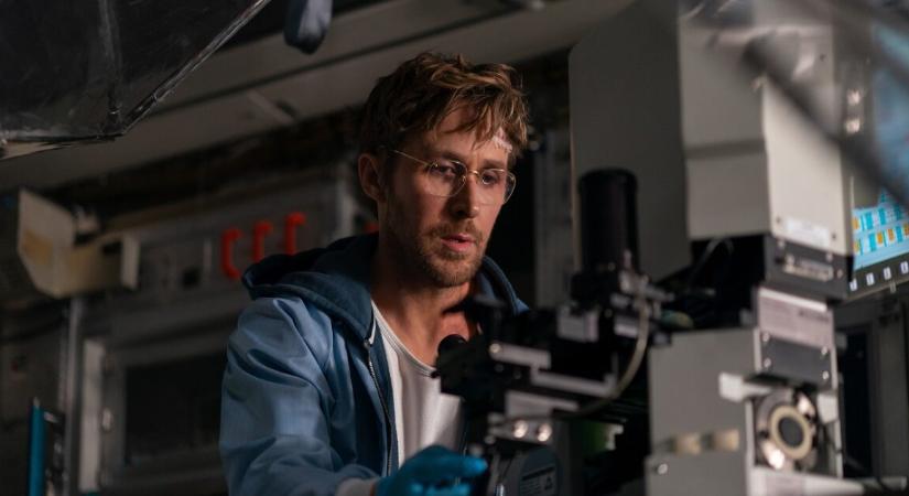 Ryan Gosling pályafutása legjobb filmje jöhet a mozikba, de van más is
