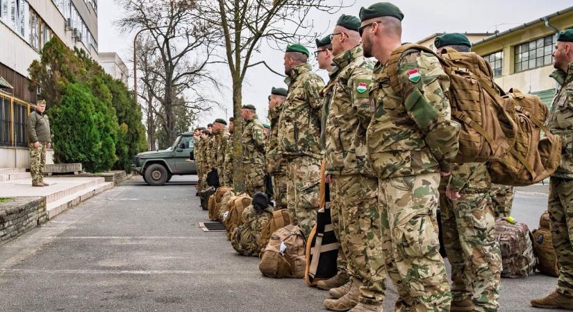 Elhagyták a cívisvárost a Koszovóba induló debreceni katonák