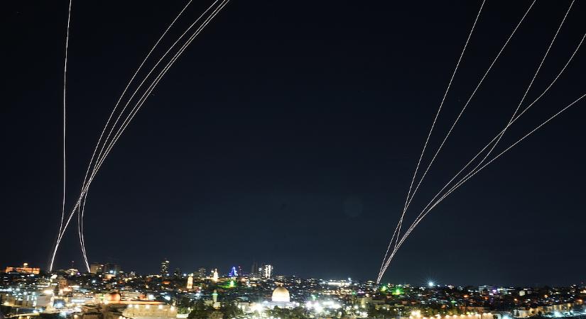 Már az iráni rakéták előtt lecsapott a háború: naponta 14 milliárd forintot fizettek a magyarok