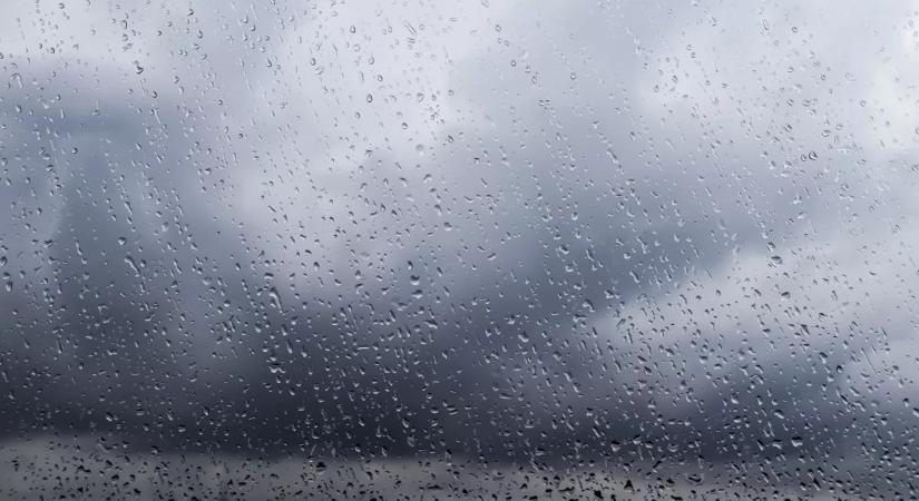 Csak óráink maradtak: 6 vármegyére adtak ki riasztást zivatarok és jég miatt