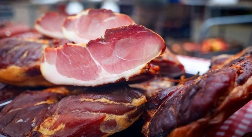 Húsvéti razzia indul – tavaly több mint 3000 kiló árut foglaltak le