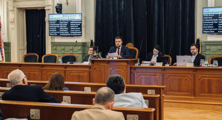 Elfogadták Győr költségvetését, a lakáskasszából eltűnt pénzek viszont nem kerültek napirendre