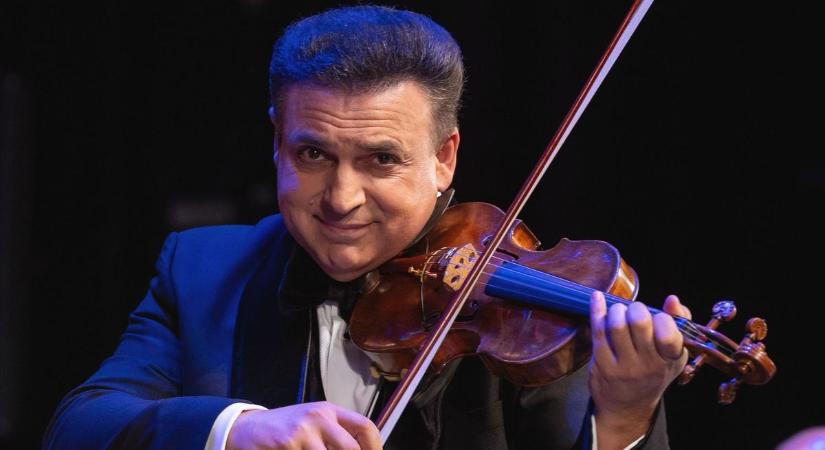 Ingyenes koncerttel tér vissza Mága Zoltán Hajdú-Biharba!