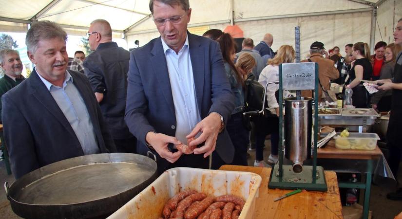 A disznótor csak a disznónak fáj... Gasztroélmény, ahogyan sokan szeretik (galéria, videó)