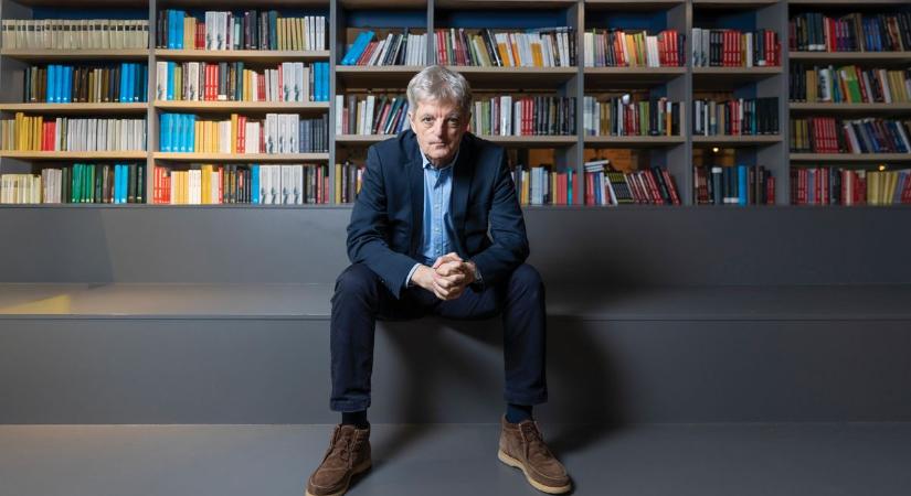 A pedagógusok a mi hőseink, meg kell ünnepelni az értékteremtő tevékenységüket! – Setényi János a Mandinernek