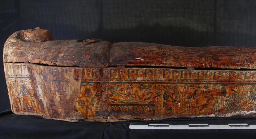 Díszes koporsójú ókori múmiákat találtak Egyiptomban