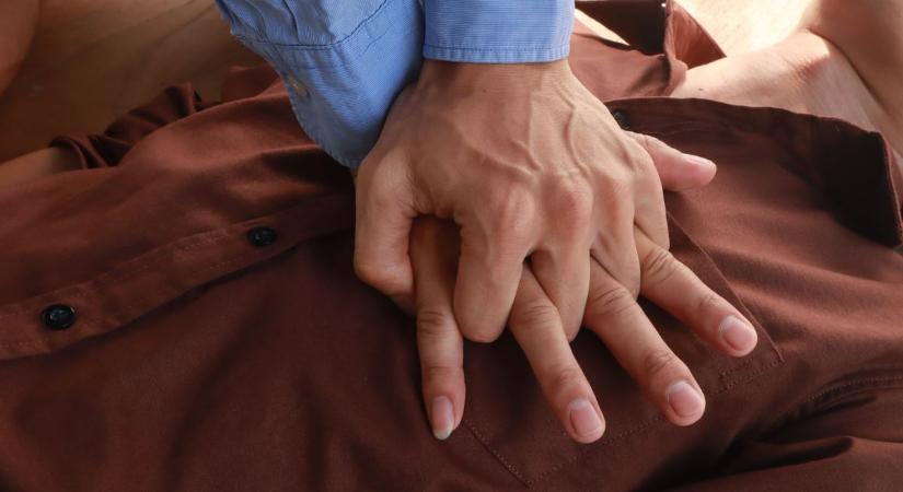 Sikeresen újraélesztettek egy férfit Győrszentivánon