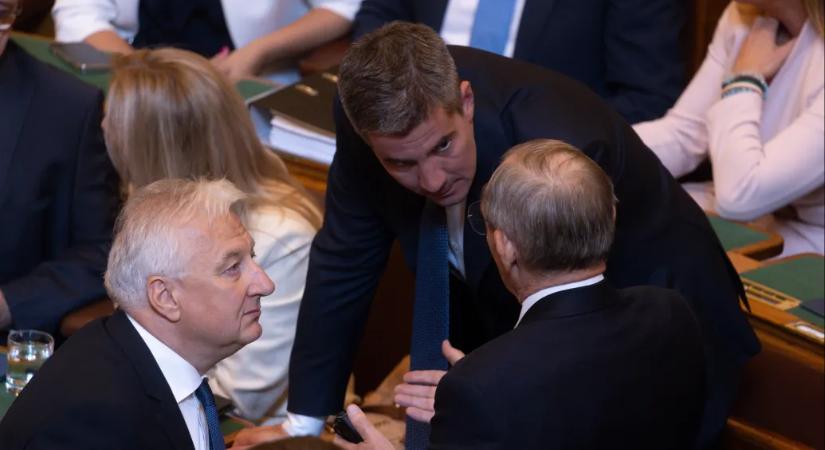 Bojkottálta a Fidesz a Samsung ügyében kezdeményezett bizottsági meghallgatást