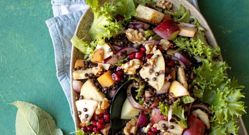 Sütőtökös, almás, diós lencsesaláta