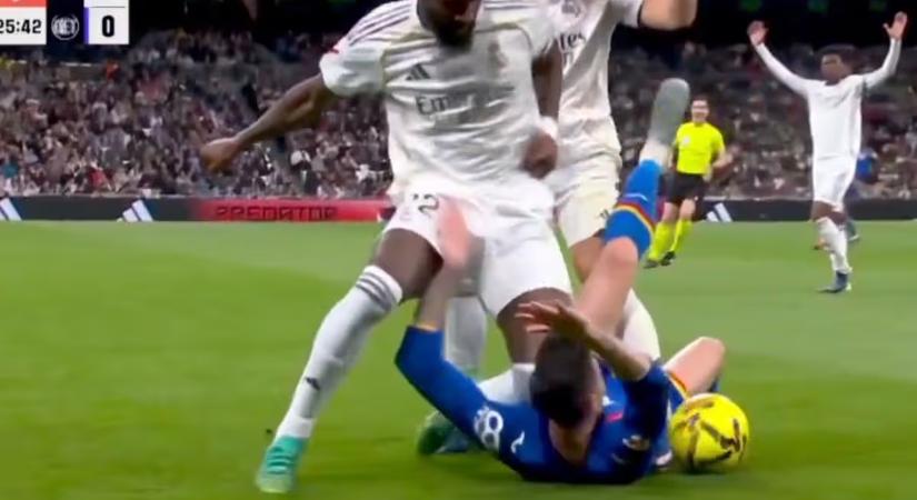 A Real Madrid védője kétszer fejen térdelte a földön fekvő ellenfelét, a játékvezető szerint nem történt szabálytalanság
