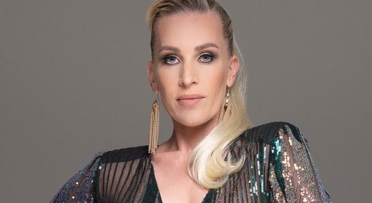 Eljegyezték Pásztor Annát, az Anna and the Barbies énekesnőjét