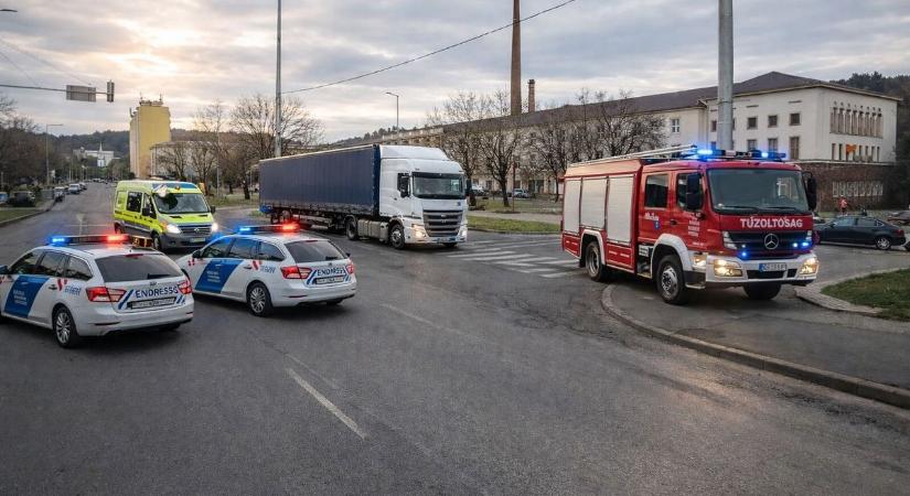 Halálos baleset: kamion gázolt el egy embert