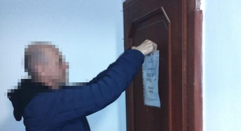 Drograzzia: bérelt vasi szálláshelyen terítette a drogot egy férfi - videó, fotók